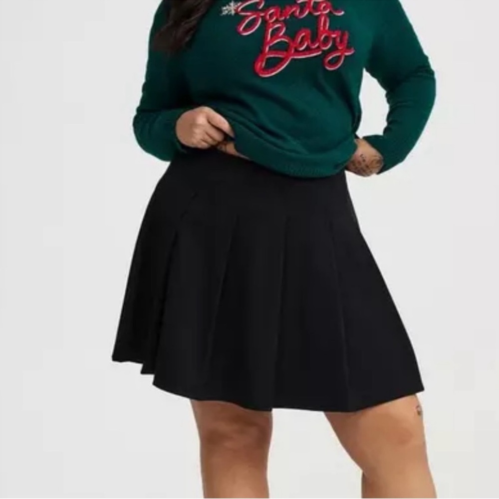 NWT Torrid Black Pleated Mini Skirt 12